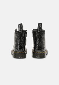lacet doc martens 10 trous