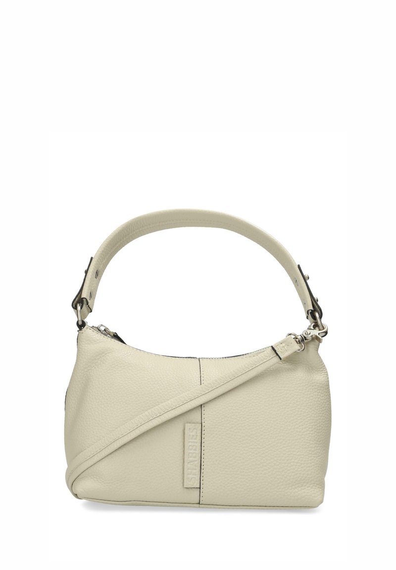 Borsa a mano in pelle crema con finitura texturizzata, manico superiore curvo e tracolla regolabile. Presenta una chiusura a zip e un accento con logo.