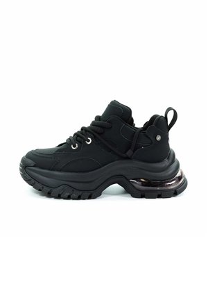 - Sneakersy niskie