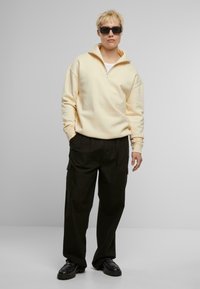 Urban Classics Sweatshirt - whitesand