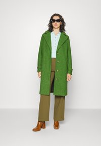 Kaffe KAANNE - Klassisk kappa / rock - artichoke green