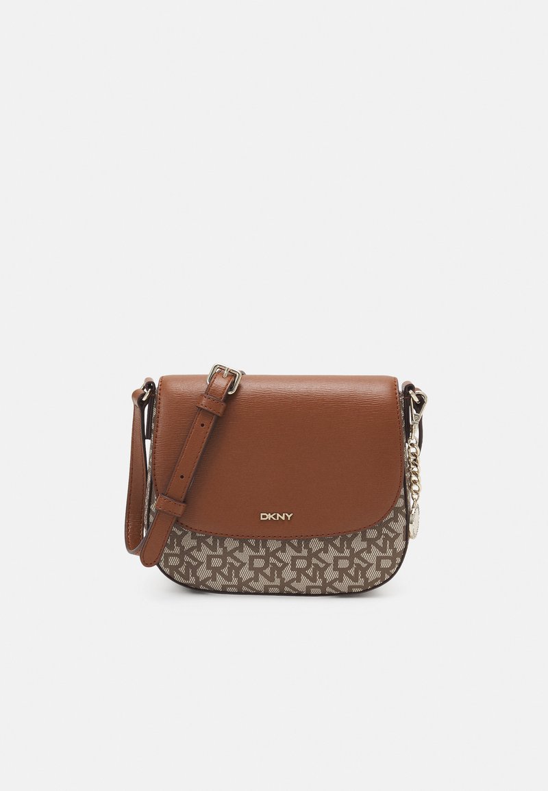 DKNY BRYANT SADDLE BAG Across body bag chino/caramel/beige Zalando.de