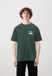 Only & Sons ONSRYLAN LIFE TEE  - Print T-shirt - darkest spruce