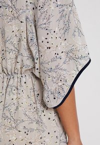 Apart Maxiklänning - beige