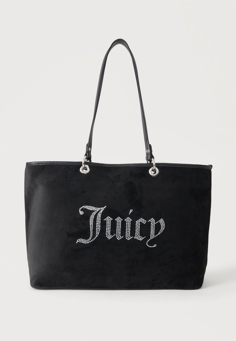 Μαύρη τσάντα tote με λεπτές λαβές και τη λέξη "Juicy" γραμμένη με μικρές στρας στο μπροστινό μέρος.