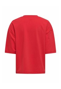 Rode katoenen t-shirt, korte mouwen, relaxte pasvorm, ronde hals. Glad textuur, geen zichtbare logo's of patronen op de achterkant.