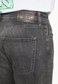 Jack & Jones JJIERIK JJORIGINAL - Vaqueros boyfriend - grey denim