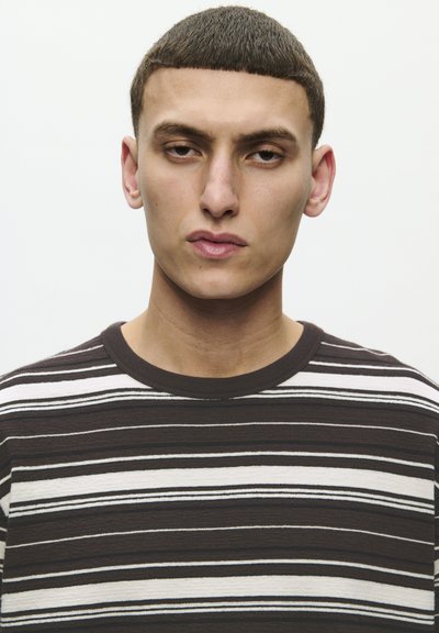 WOOD WOOD WWEASTON 25218 - T-shirt con stampa - delicioso stripe