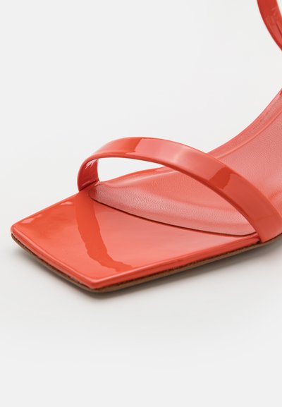 BY FAR TANYA   - Μιουλ με τακούνι - flame