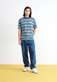 Jordan AIR JORDAN 11 RETRO - Magas szárú sneakerek - white/legend blue/black