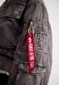 Alpha Industries MULTIPOCKET FLIGHT JACKET - Giubbotto Bomber - black