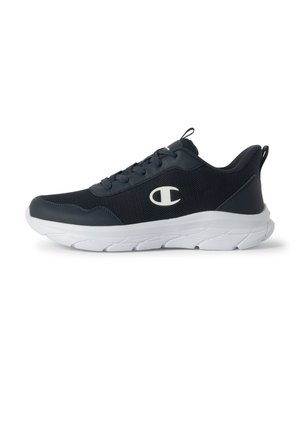 Sneaker da atletica nera in mesh e materiale sintetico con suola bianca spessa e logo "C" bianco sul lato, chiusura con lacci e linguette per il trasporto su lingua e tallone.