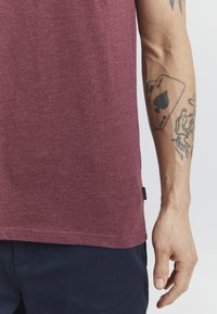 11 Project PRG√∂RAN - T-shirt basic