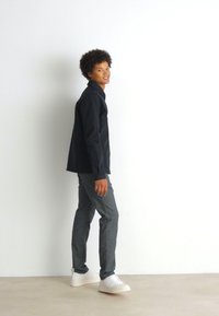 Thumbnail Image 2