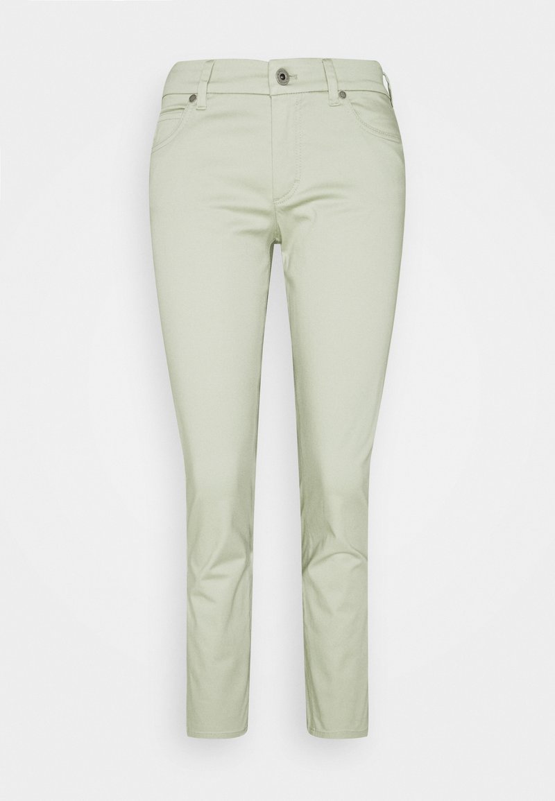 Pantalons vert clair en tissu lisse; coupe slim avec passants de ceinture, poches avant, et fermeture éclair et bouton. Longueur cheville ajustée.