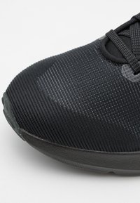 Nike Performance DOWNSHIFTER 12 - Zapatillas running asfalto - black/dark smoke grey/iron grey