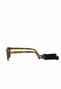 Lahjakilven muotoiset aurinkolasit, joissa on kiiltävä pinta, pyöreät kehykset ja joustavat varret, joissa on musta säädettävä hihna tukevan istuvuuden takaamiseksi.