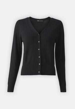 Svart v-hals cardigan laget av mykt strikket stoff. Har lange ermer og frontlukking med matchende knapper. Ribbet kantdetalj.