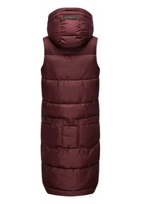 Dolg maroon pufast jakna brez rokavov s kapuco, ki vključuje prešito zasnovo, dva sprednja žepa in horizontalne šive.