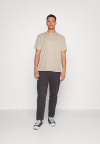 T-shirt Homme ONLY & SONS Onsfred Life - Coupe Régulière - Manches Courtes - Marque Danoise - Qualité Coton