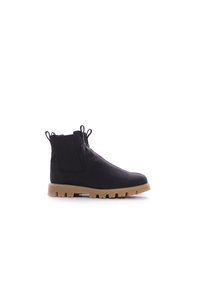 Bottes à chevilles en tissu noir avec panneaux latéraux élastiques, talon surélevé et semelle en caoutchouc. Comprend deux languettes pour un enfilage facile.