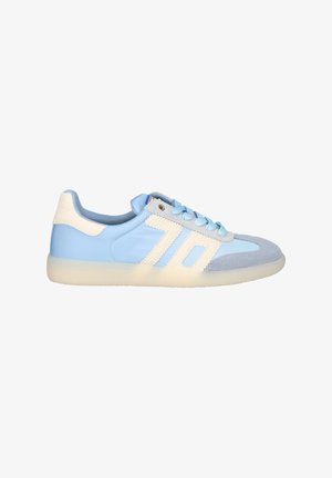 Back70, Trainers - blau