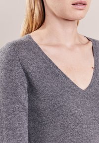 Repeat Svetr - grey