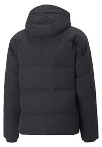 Doudoune noire avec capuche, présentant un design matelassé et une isolation épaisse. Le tissu semble lisse avec une finition mate.