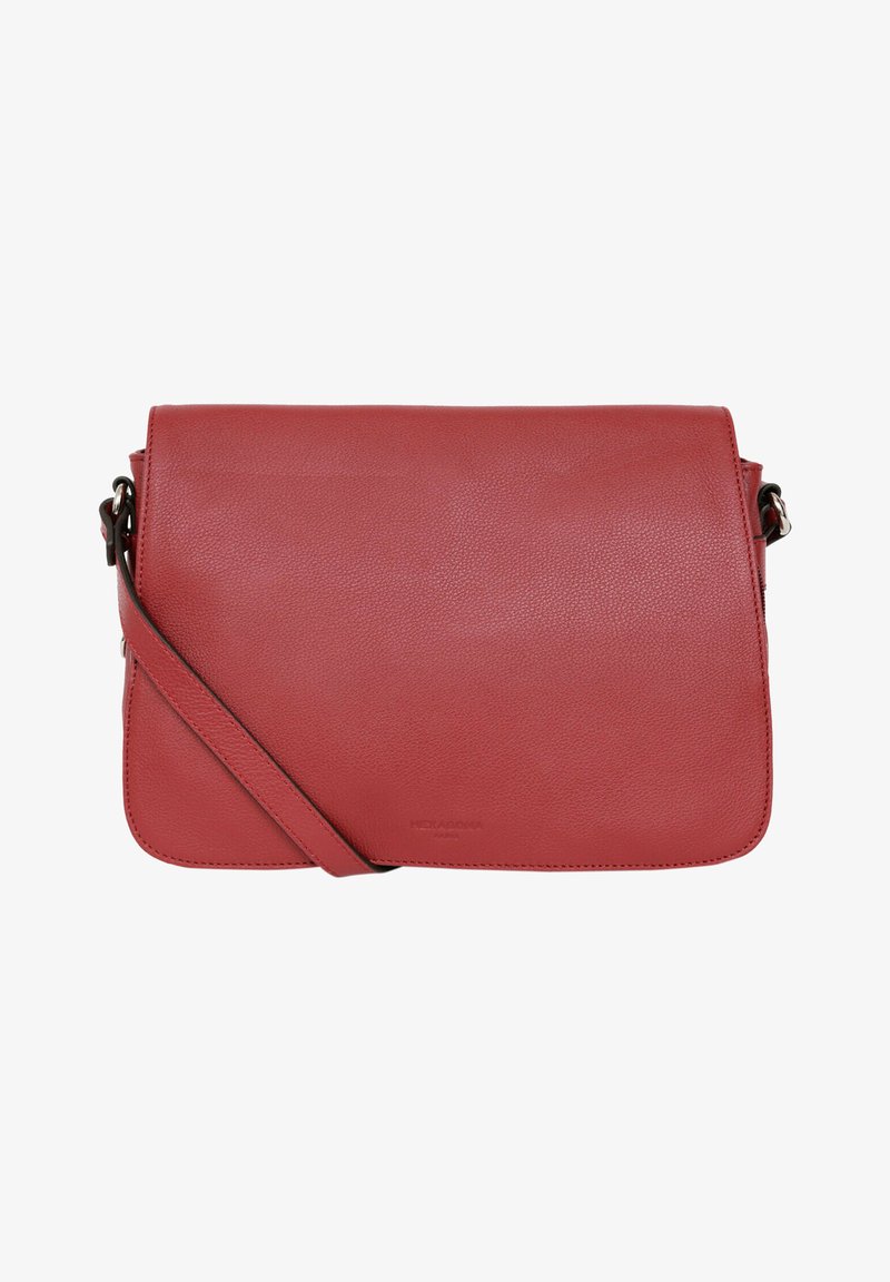 Borsa a tracolla rossa in pelle con una texture liscia, forma rettangolare, chiusura a patta e tracolla regolabile. Dettaglio logo discreto nella parte anteriore.