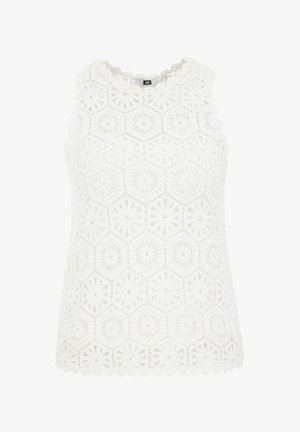 Balts bez piedurknēm tops ar seškanšu mežģīņu rakstu, viļņotu kakla izgriezumu un apakšmalu, izgatavots no teksturēta auduma. Iezīmē ziedu izgriezuma detaļas.