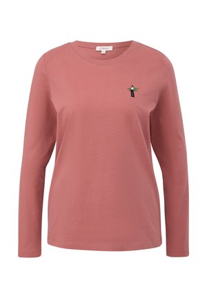 Langärmliges Damen-T-Shirt in Staubrosa mit Rundhalsausschnitt und kleinem gesticktem Motiv, das eine Person in schwarzen Hosen und einer grünen Jacke auf der linken Brust zeigt.