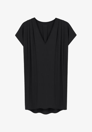 Czarny top z dekoltem w serek i krótkimi rękawami, z plisowanymi detalami na ramionach oraz lekko zaokrąglonym dołem. Wykonany z gładkiego, lekkiego materiału.