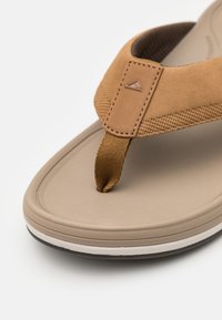 Reef CUSHION NORTE - Sandalias de dedo - tan