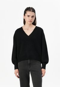 Vero Moda VMBOOM V NECK VER - Svetrík - black