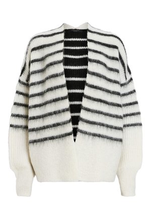 Strickjacke mit weißem Körper, schwarzen und grauen horizontalen Streifen, offener Vorderseite und gerippte Bündchen für zusätzliche Textur.