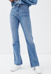 Cache Cache MIT HOHEM BUND - Jeans Bootcut - denim double stone