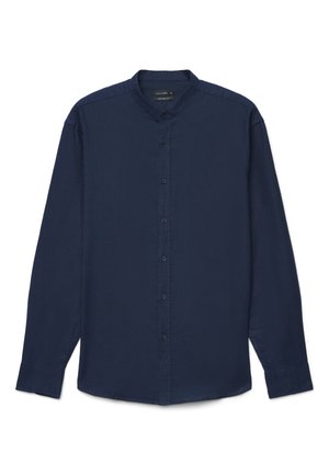 Dunkelblaues, langärmliges Hemd mit durchgehender Knopfleiste, Stehkragen und geknöpften Manschetten, flach auf weißem Hintergrund liegend dargestellt.