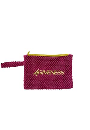 Piccola pochette bordeaux strutturata con cerniera gialla e cinturino da polso, ricamata con "4GIVENESS" in filo giallo sul davanti.