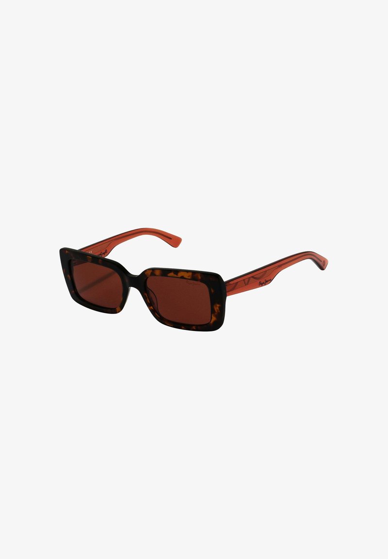 Lunettes de soleil rectangulaires en écaille de tortue avec des verres bruns et des branches orange translucides, inclinées sur un fond blanc.