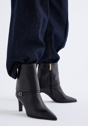 befree, SIRA-314 - Botines - black