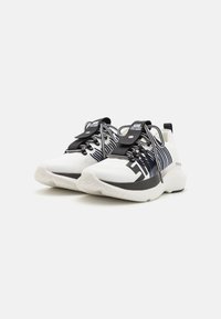 Steve Madden ELEVATE  - Tenisice - white/black