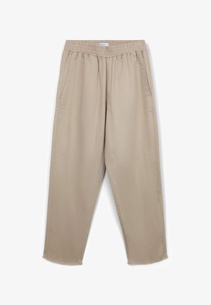Beige, leichte Hose mit elastischem Bund, seitlichen Taschen und entspannter Passform. Verfügt über einen ausgefransten Saum und eine glatte Textur.