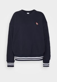 Granatowa bluza z okrągłym dekoltem, opuszczonymi ramionami, lamówką w biało-czarne paski oraz małym, wielokolorowym haftowanym wzorem.