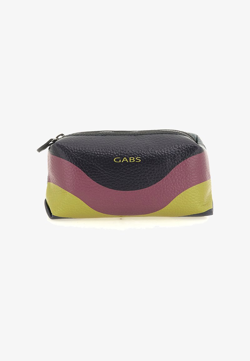 Borsa cosmetica rettangolare con finitura in pelle strutturata. Presenta segmenti di colore ondulati in blu navy, prugna e verde. Logo "GABS" dorato sul davanti.