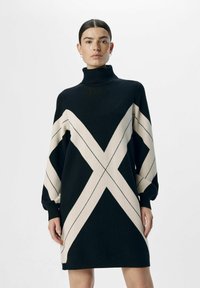 Object OBJRAY ROLL NECK - Abito in maglia - black