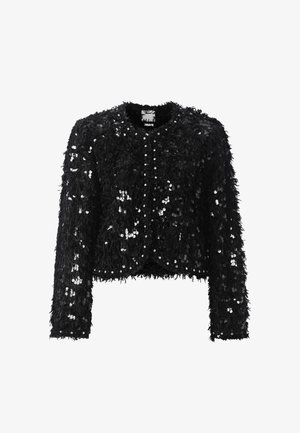 Crna skraćena jakna od plišanog materijala, ukrašena šljokicama. Ima dugačke rukave i okrugli izrez, stvarajući teksturirani, slojeviti izgled.