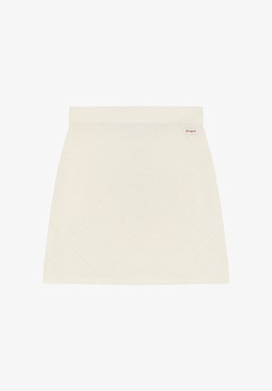 Minigonna trapuntata color crema con una fascia in vita dritta e una piccola etichetta "Oh April" sulla parte superiore destra.