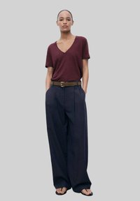 Mango Basic T-shirt - bordeaux