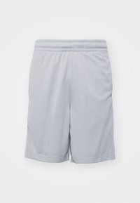Short de sport gris clair avec une taille élastique et une coupe ample, vu de dos sur un fond blanc uni.