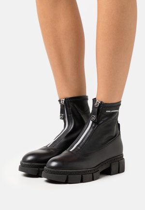 KARL LAGERFELD, Bottines à plateau - black
